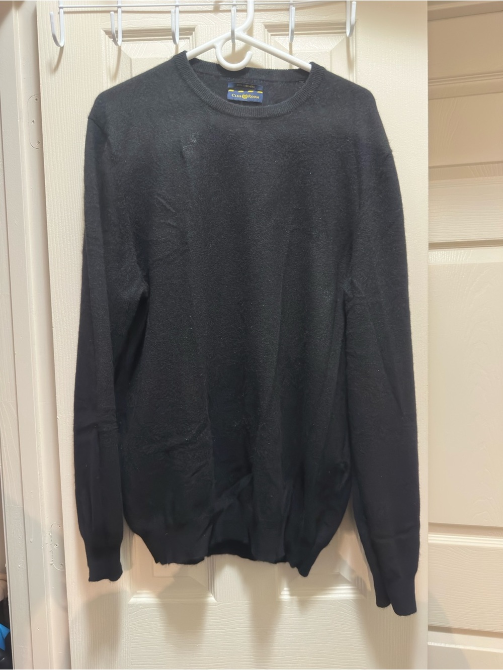 Men’s Large Club Room 100 percent Cashmere crewneck Sweater MENDED